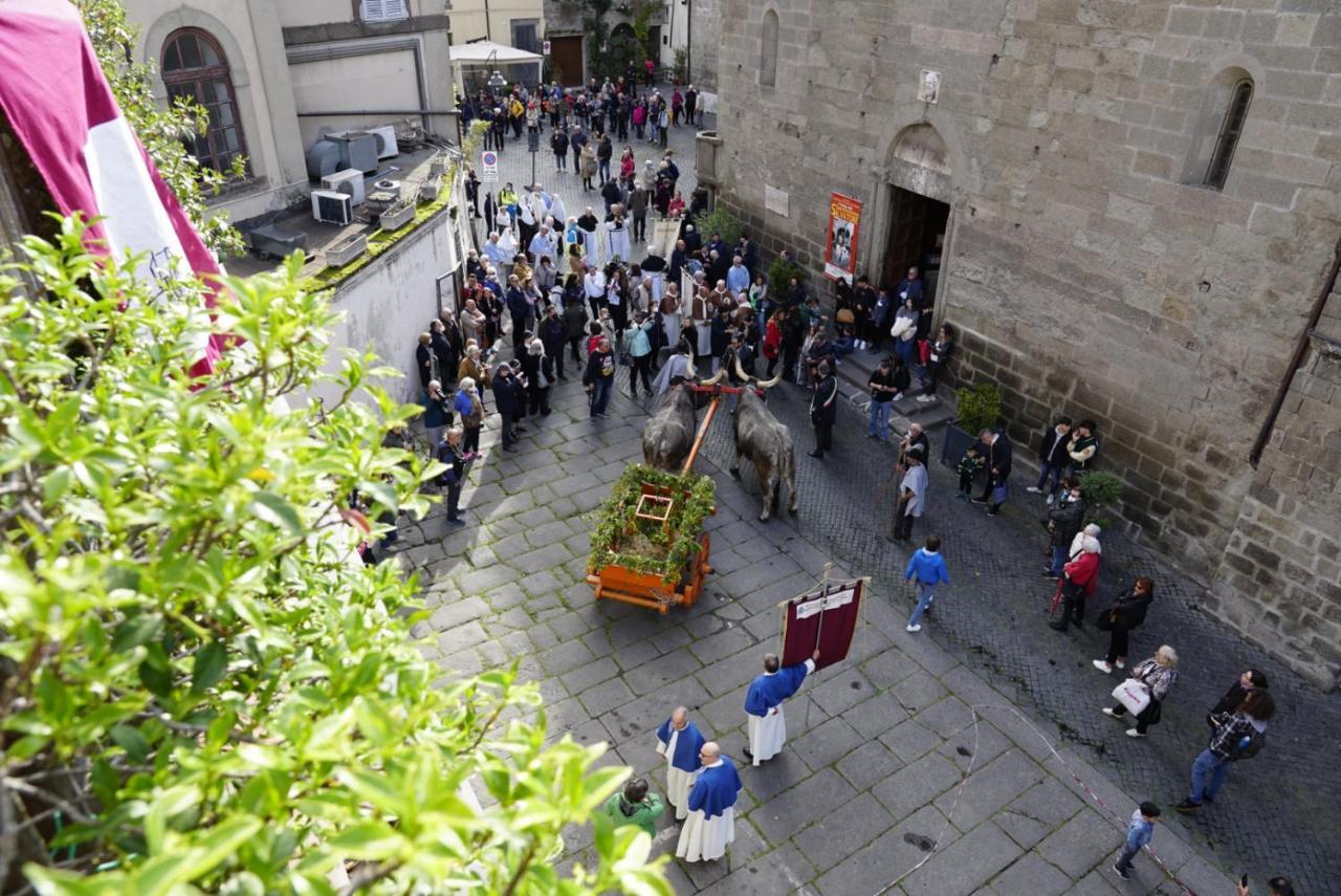 Appartamento Piazza Santa Maria Nuova ヴィテルボ エクステリア 写真