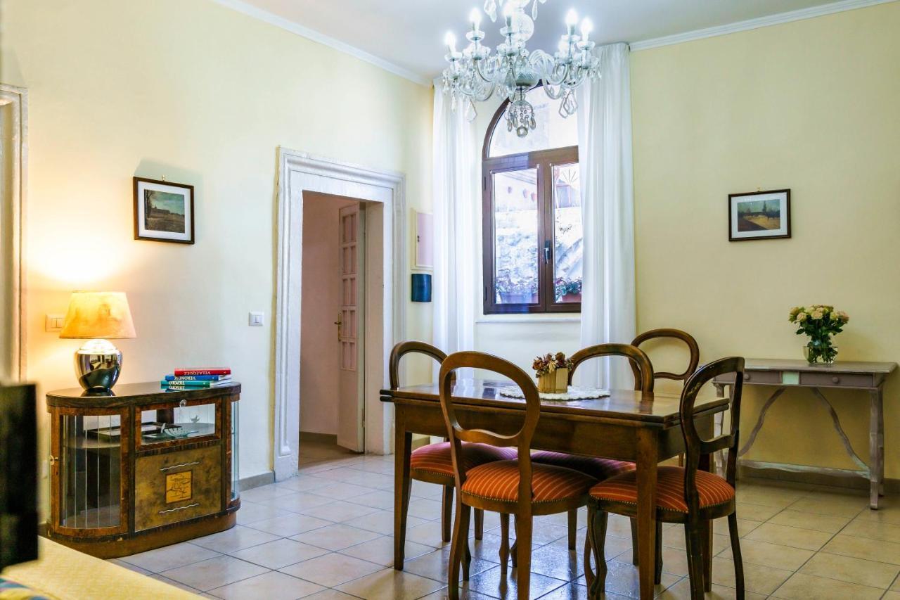 Appartamento Piazza Santa Maria Nuova ヴィテルボ エクステリア 写真