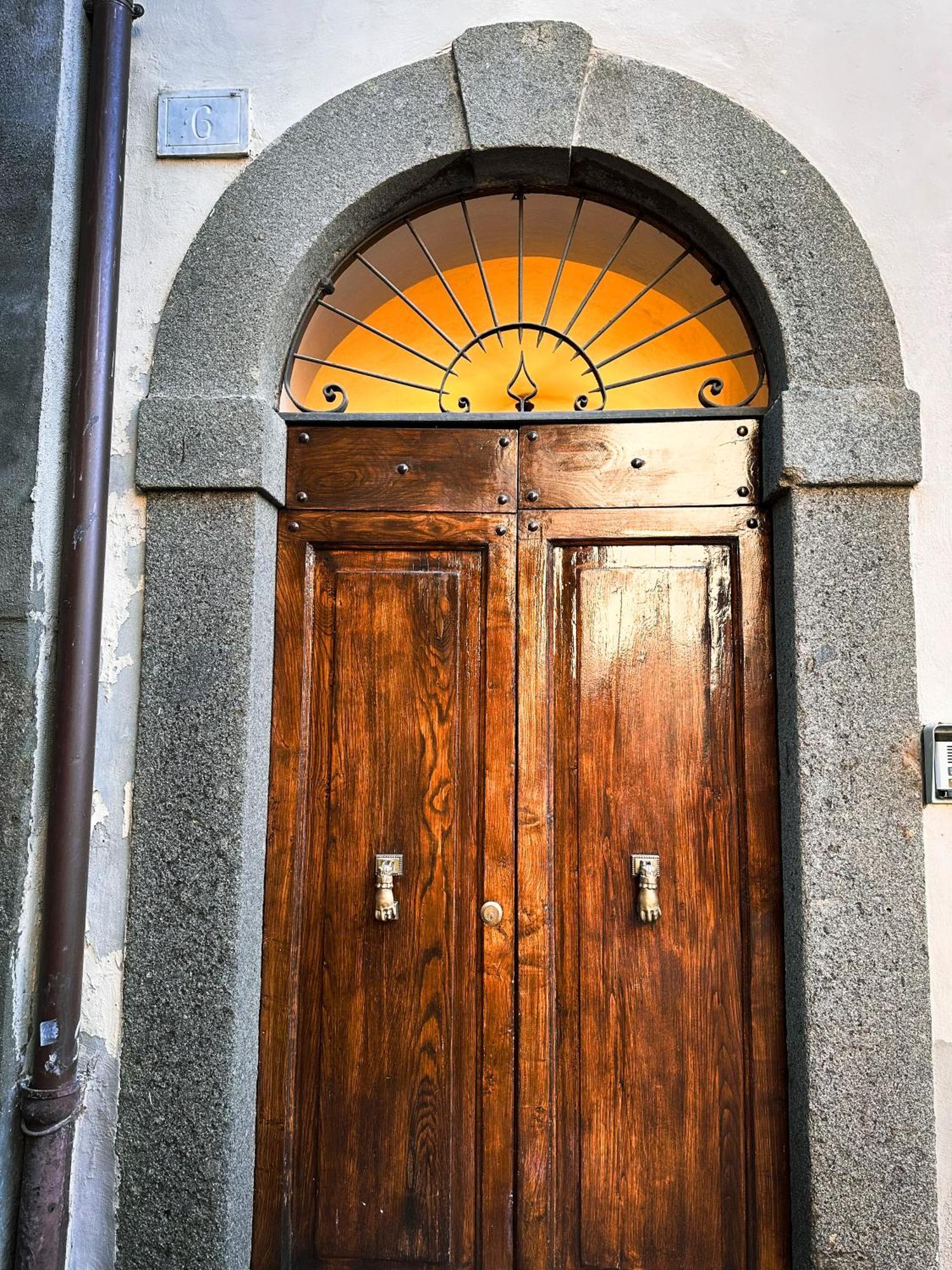 Appartamento Piazza Santa Maria Nuova ヴィテルボ エクステリア 写真